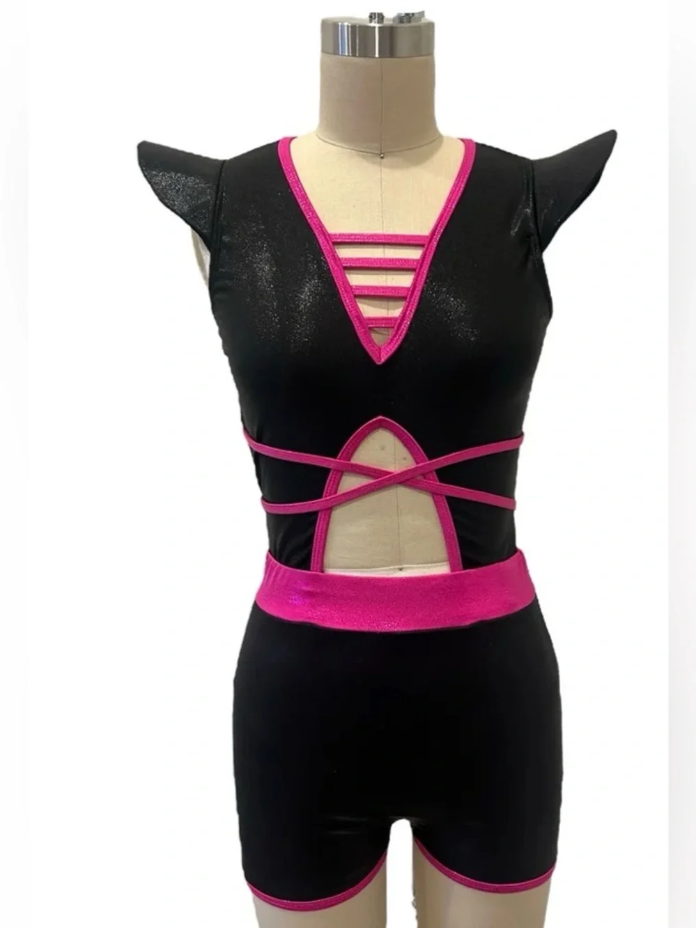 BRYN LAVINIA•GIA BASE•Fits Size 9/10•Worn 1 Season•Perfect Condition•Rhinestoned
